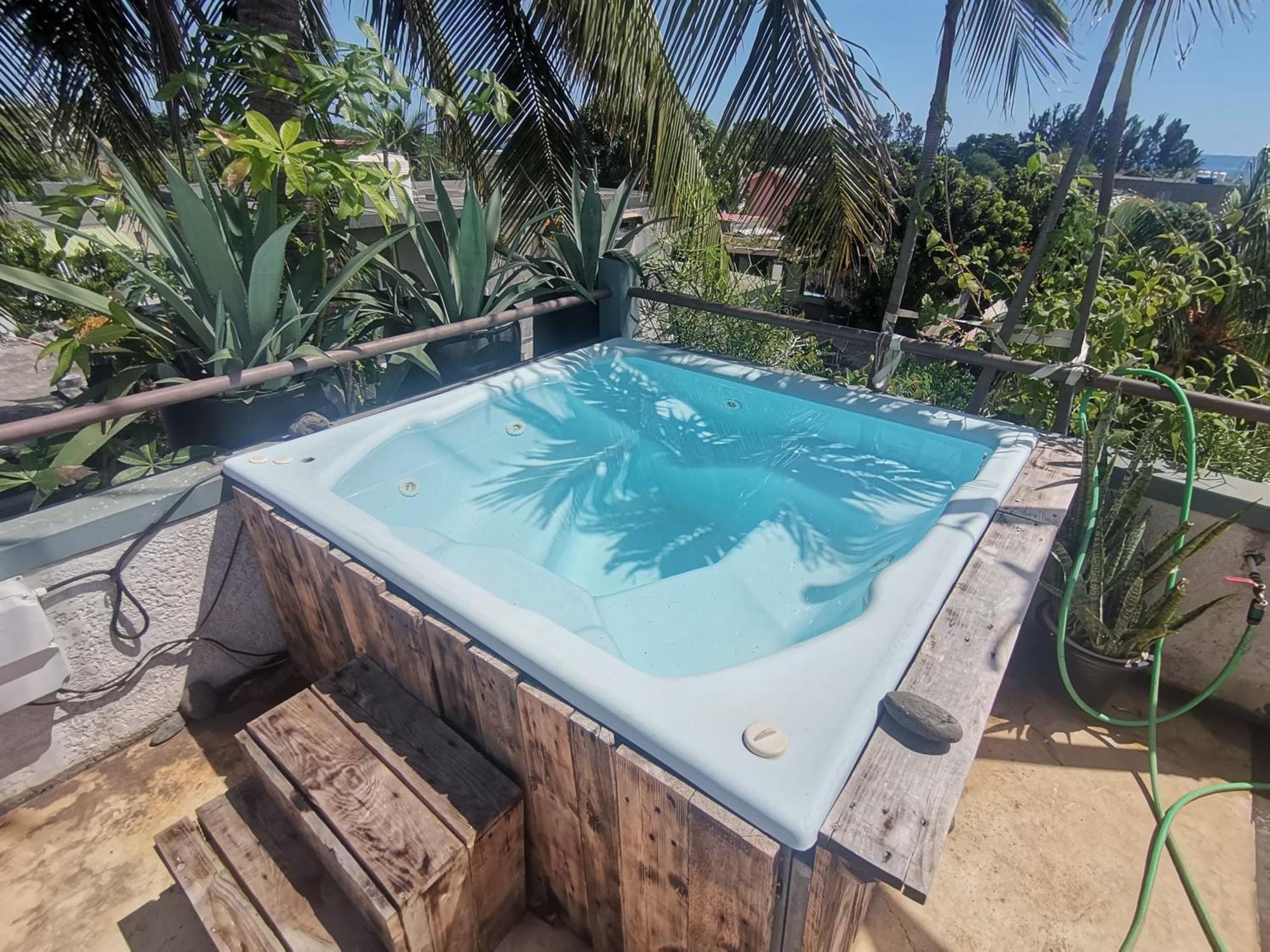 Modern Apartment/3Bedrooms/2Bathrooms/Rooftop/Jacuzzi Pointe aux Sable Buitenkant foto